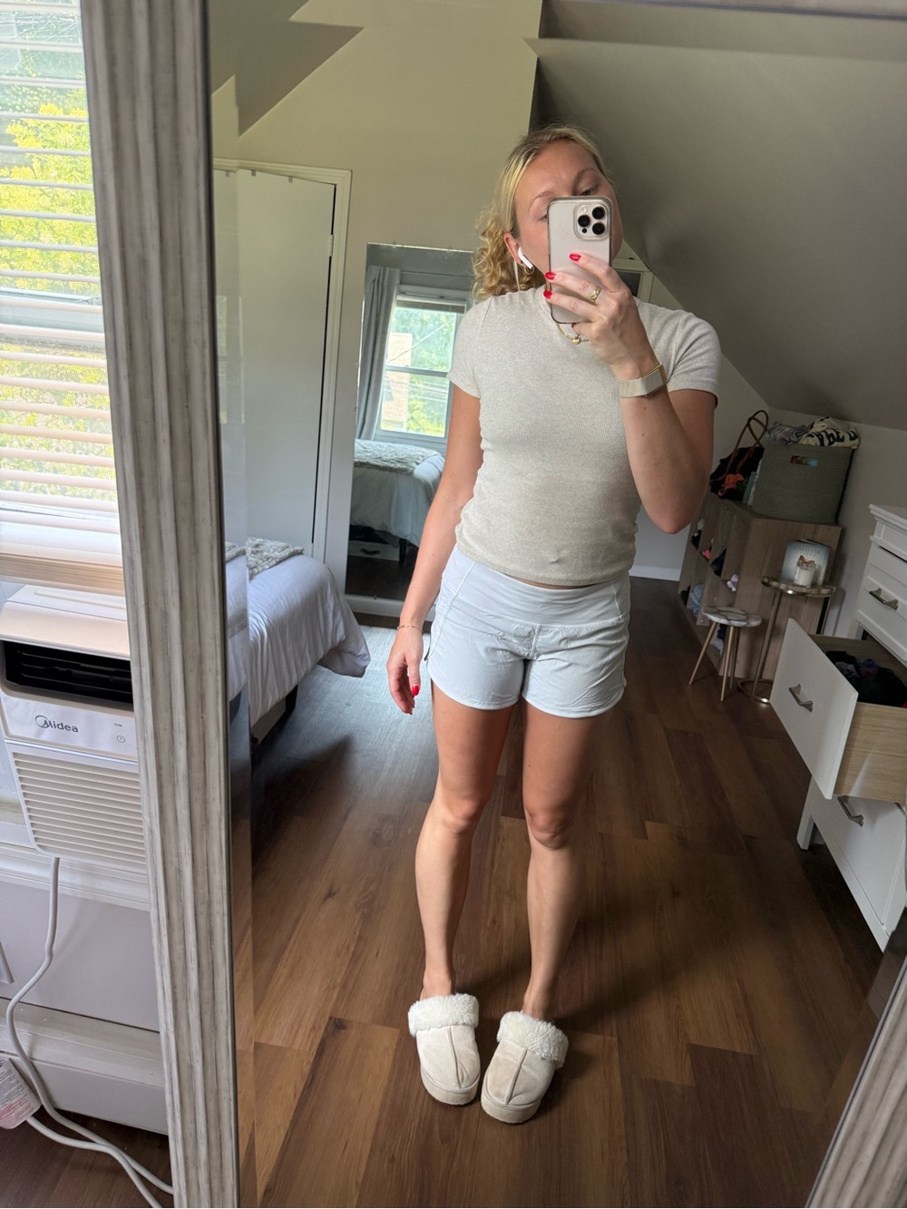 Lululemon white speed up shorts